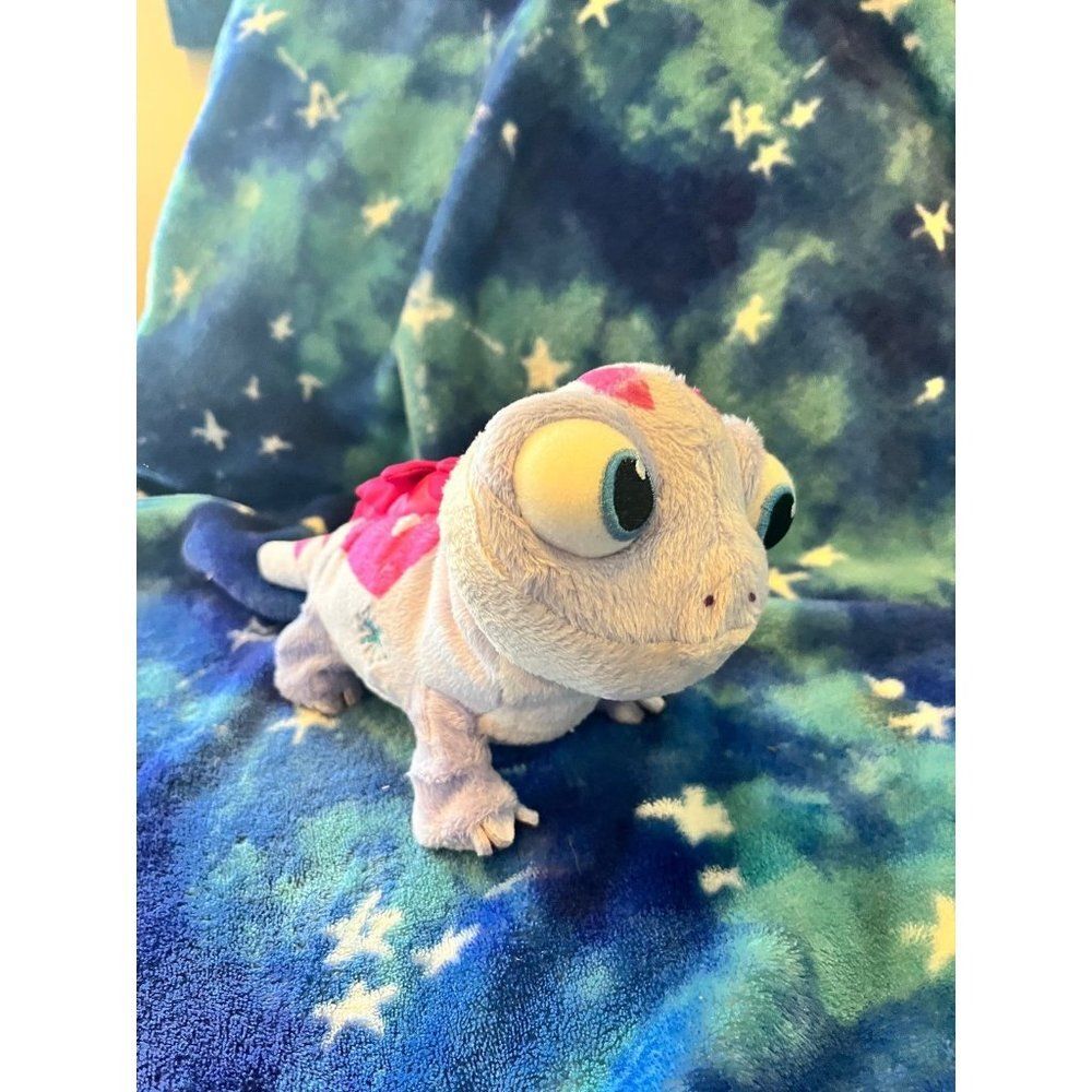 Frozen 2 battery operated lizard glow bruni